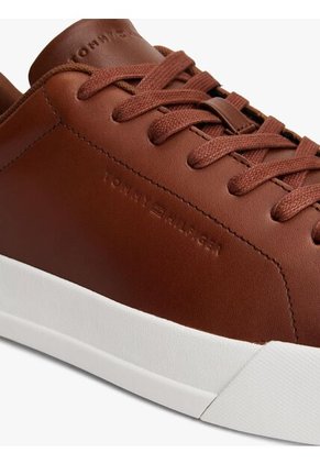 Tenis Marrón En Cuero Con Logo Tommy Hilfiger
