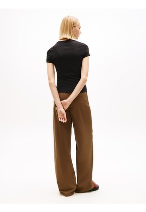 Camiseta Negra De Punto Slim Con Logo Ondulante Tommy Jeans
