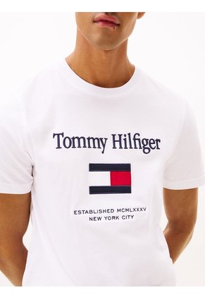 Camiseta Blanca De Cuello Redondo Con Logo Bordado Tommy Hilfiger