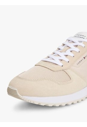 Tenis Beige De Ante Con Suela Dentada Tommy Hilfiger