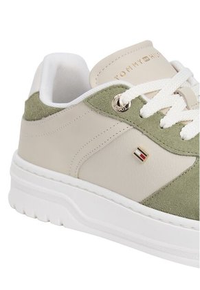 Tenis Verde De Ante Con Suela Cupsole Tommy Hilfiger