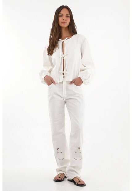 Topmark Jean Recto Con Bordados Crudo Para Mujer