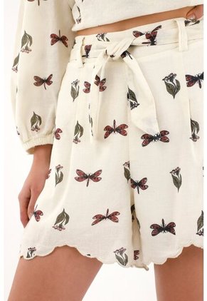 Topmark Short Estampado Con Cintutón Crudo Para Mujer