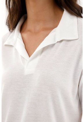 Camiseta Blanca Tipo Polo Para Mujer