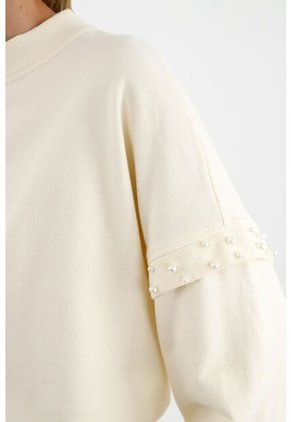 Buzo Crudo Con Perlas Decorativas En Manga Para Mujer