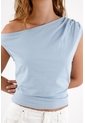 Topmark Tshirt Para Mujer En Algodón Azul Cielo Fit Relajado Con Escote Asimétrico de topmark