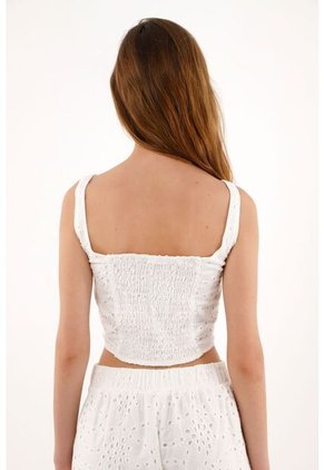 Topmark Crop Top Crudo En Ojalillo Para Mujer