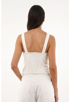 Camisa En Denim Crudo Con Flores Bordadas Para Mujer