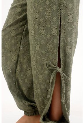 Topmark Pantalón Jogger Bordado Verde Para Mujer