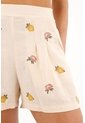 Bermuda Con Flores Bordadas Crudo Para Mujer de topmark
