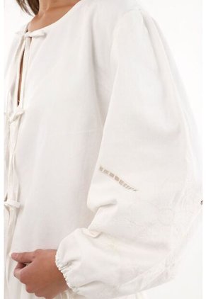 Topmark Abrigo Con Flores Bordadas Crudo Para Mujer