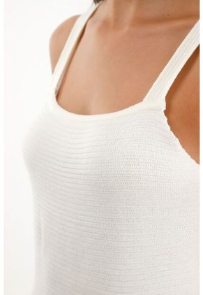 Topmark Camiseta Manga Sisa Ajustada Crudo Para Mujer