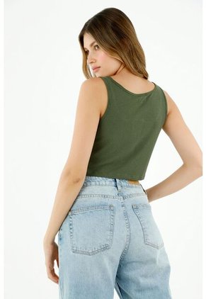 Camiseta De Mujer, Silueta Ajustada Crop, Perilla Corta De Broches, Cuello Redondo, Manga Sisa, En Rib. Color: Verde