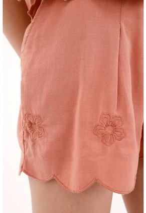 Topmark Bermuda Con Bordado En Ruedo Naranja Para Mujer