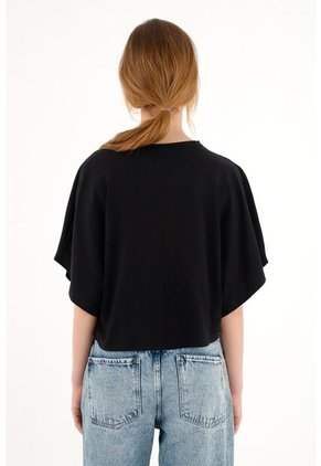 Topmark Camiseta Negra Oversize De Largo Pretinero Para Mujer