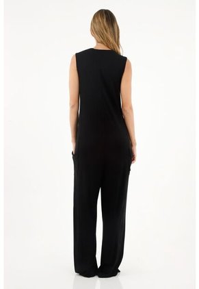 Enterizo Negro Con Cuello En V Para Mujer