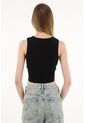 Topmark Camiseta Manga Sisa Negra Con Mini Abertura Para Mujer de topmark