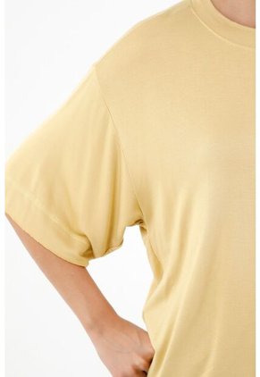 Topmark Camiseta Amarilla Con Ruedo Largo Para Mujer