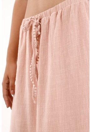 Falda Larga Con Aberturas Laterales Rosada Para Mujer