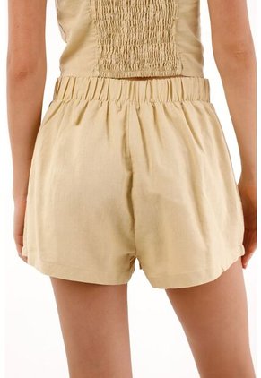 Topmark Short Con Prenses En Delantero Crudo Para Mujer