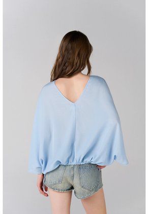Topmark Camisa Fit Amplio Con Mangas Amplias Tres Cuartos En Azul Cielo Para Mujer