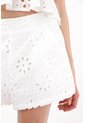 Topmark Bermuda Fit Tradicional Con Bordado Ojalillo En Algodón Blanco Para Mujer de topmark