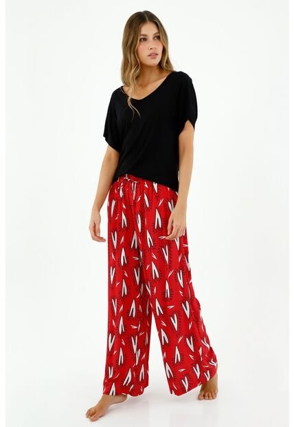 Pijama De Mujer De Camisa Negra En Punto, Cuello En V, Corte En Frente Y  Pantalón De Estampado De Corazones, Chalis, Elástico Arriba, Bota Ancha. -  Compra Ahora | Dafiti Colombia