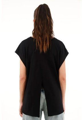 Topmark Camiseta Negra De Silueta Amplia Para Mujer