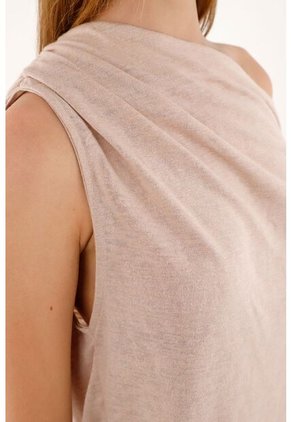 Camiseta Crudo Manga Asimétrica Con Caída Para Mujer