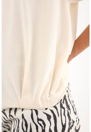 Topmark Camiseta Con Detalle Anudado Crudo Para Mujer