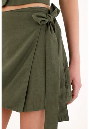 Topmark Falda Short Verde Con Ajuste En Costado Para Mujer