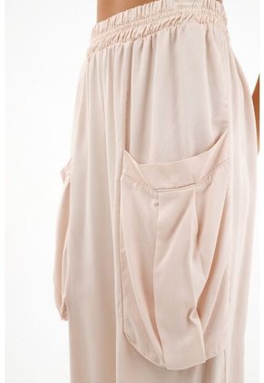 Pantalón Con Pretina Y Bota Enresortada Crudo Para Mujer