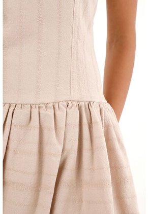 Topmark Vestido Corto De Silueta Globo Crudo Para Mujer