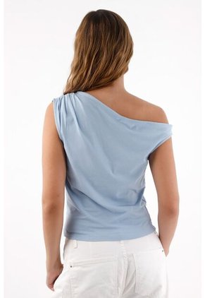 Topmark Tshirt Para Mujer En Algodón Azul Cielo Fit Relajado Con Escote Asimétrico