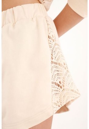 Bermuda Con Pretina Elástica Crudo Para Mujer