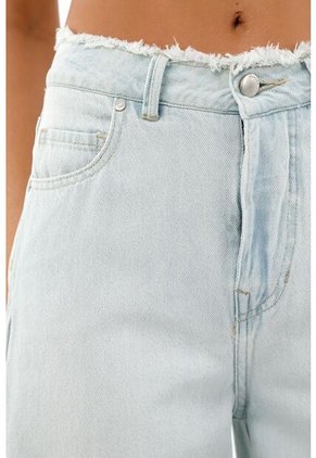 Jean En Denim Liviano Azul Claro Para Mujer
