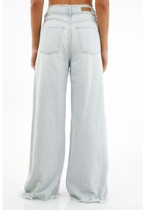Jean En Denim Liviano Azul Claro Para Mujer