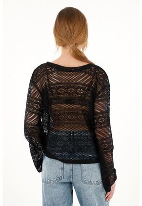 Topmark Camiseta Negra De Cuello Bandeja Para Mujer