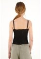 Topmark Camiseta Negra En Tela Ojalillo Para Mujer de topmark