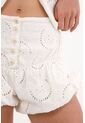 Topmark Short En Ojalillo Con Corte Globo Crudo Para Mujer de topmark