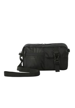 Kit X 2 Bolso Para Hombre + Almohada Urban Bird Negro