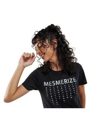 Camiseta Para Mujer Dusti Negra