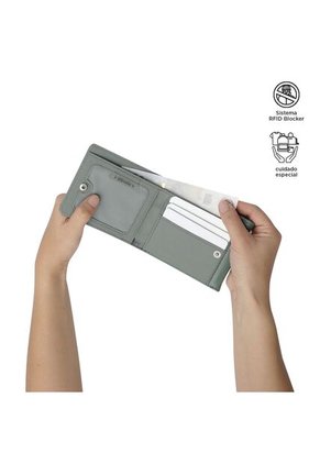 Billetera Ermatto Con RFID Blocker Verde