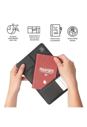 Portapasaporte Holdery Color Negro