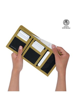 BILLETERA TOTTO CONTRAST QUI