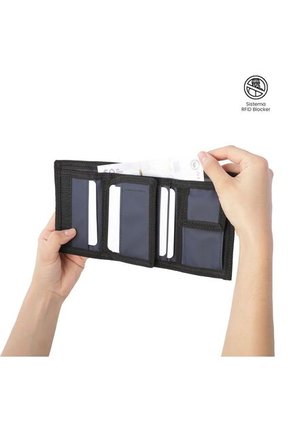 Billetera Hombre Contrast Pequeña Con RFID Blocker Negra