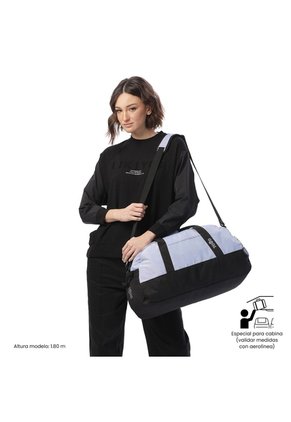 Tula De Viaje Active Mediana Morada