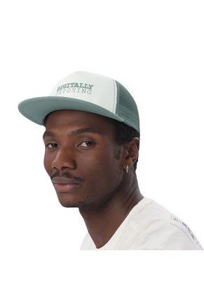 Gorra Plana Sharlie Color Verde/Blanca/