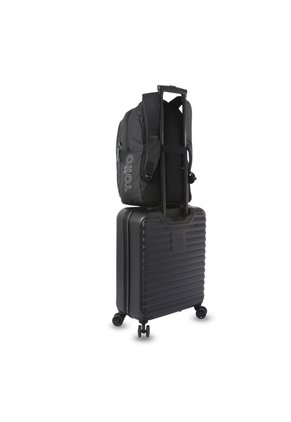 Morral Universitario Kick Porta PC 15" Negro/Gris/ Hombre