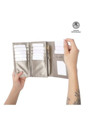 Billetera Mujer Bel Grande Con RFID Blocker Beige